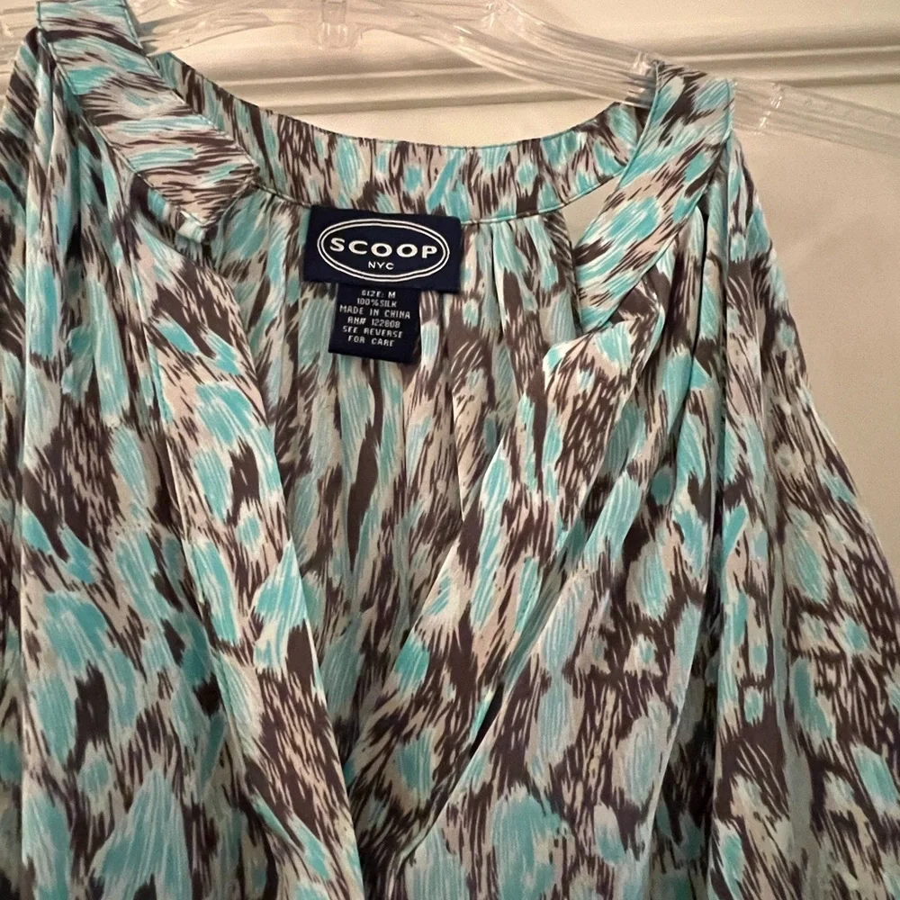 Scoop Patterned Blouse - Picture 2 of 4